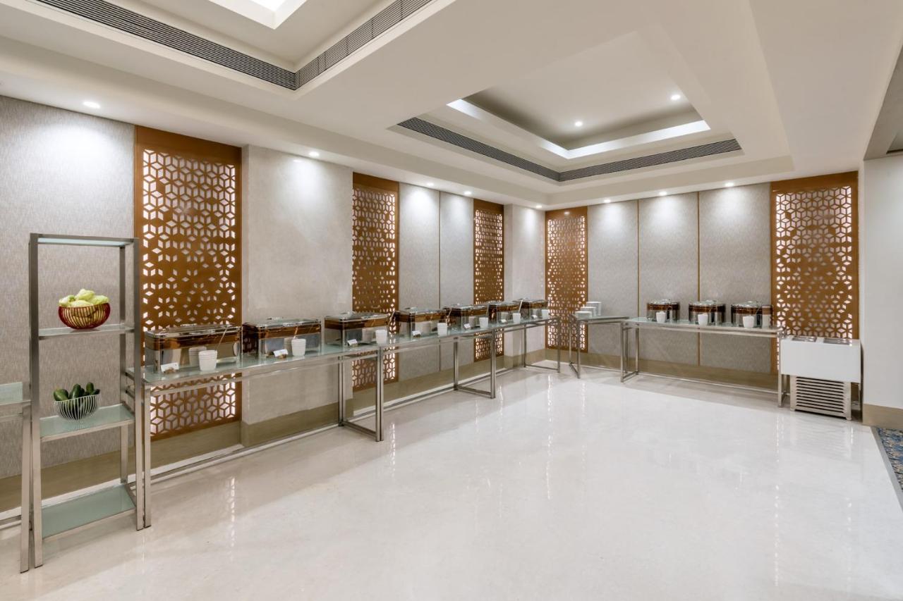 Vivanta Ahmedabad Sg Highway Esterno foto