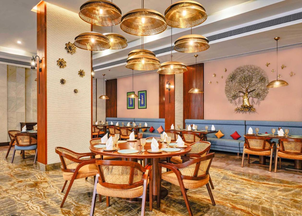Vivanta Ahmedabad Sg Highway Esterno foto