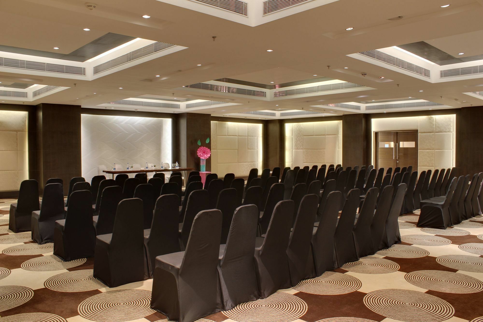 Vivanta Ahmedabad Sg Highway Esterno foto