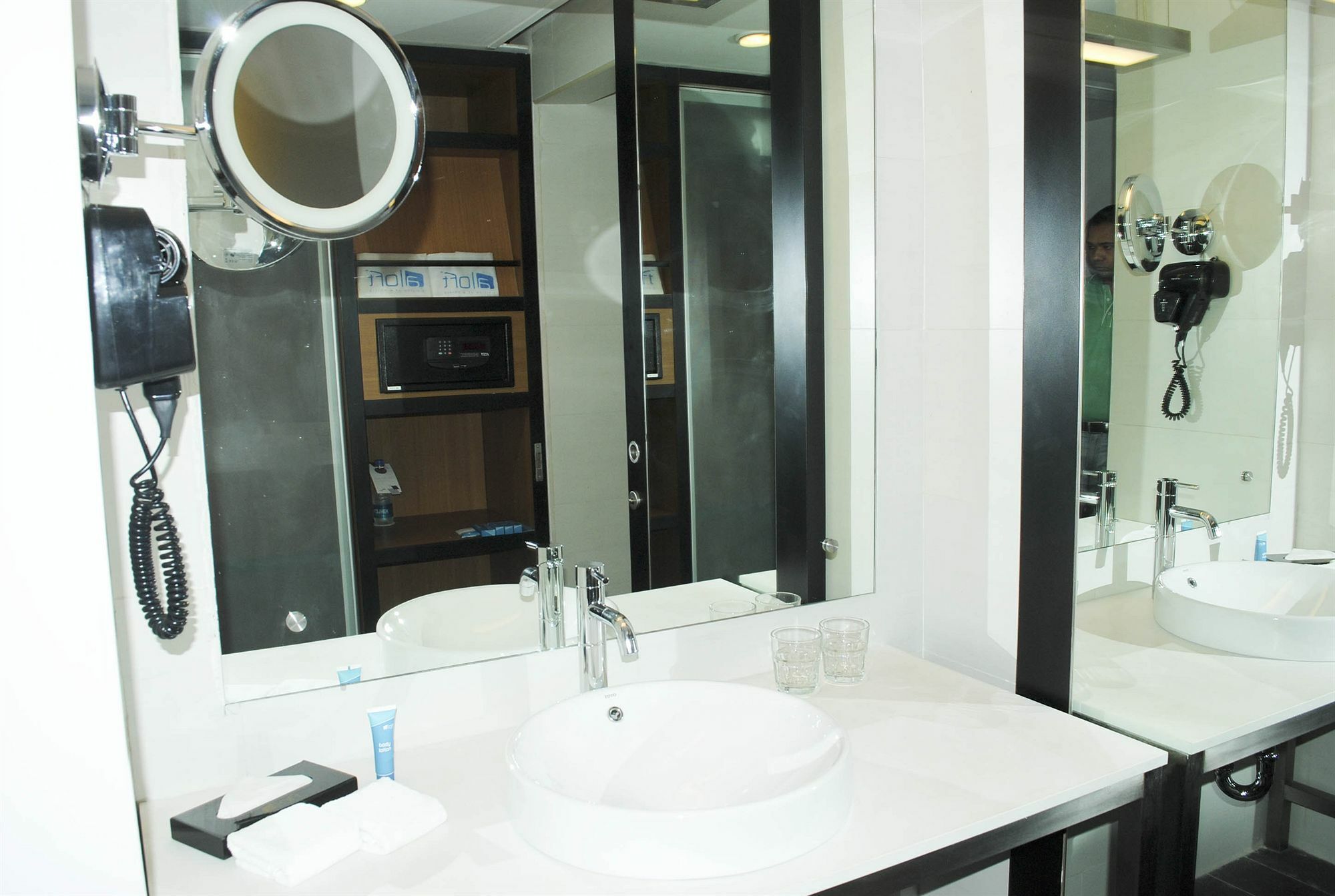 Vivanta Ahmedabad Sg Highway Esterno foto